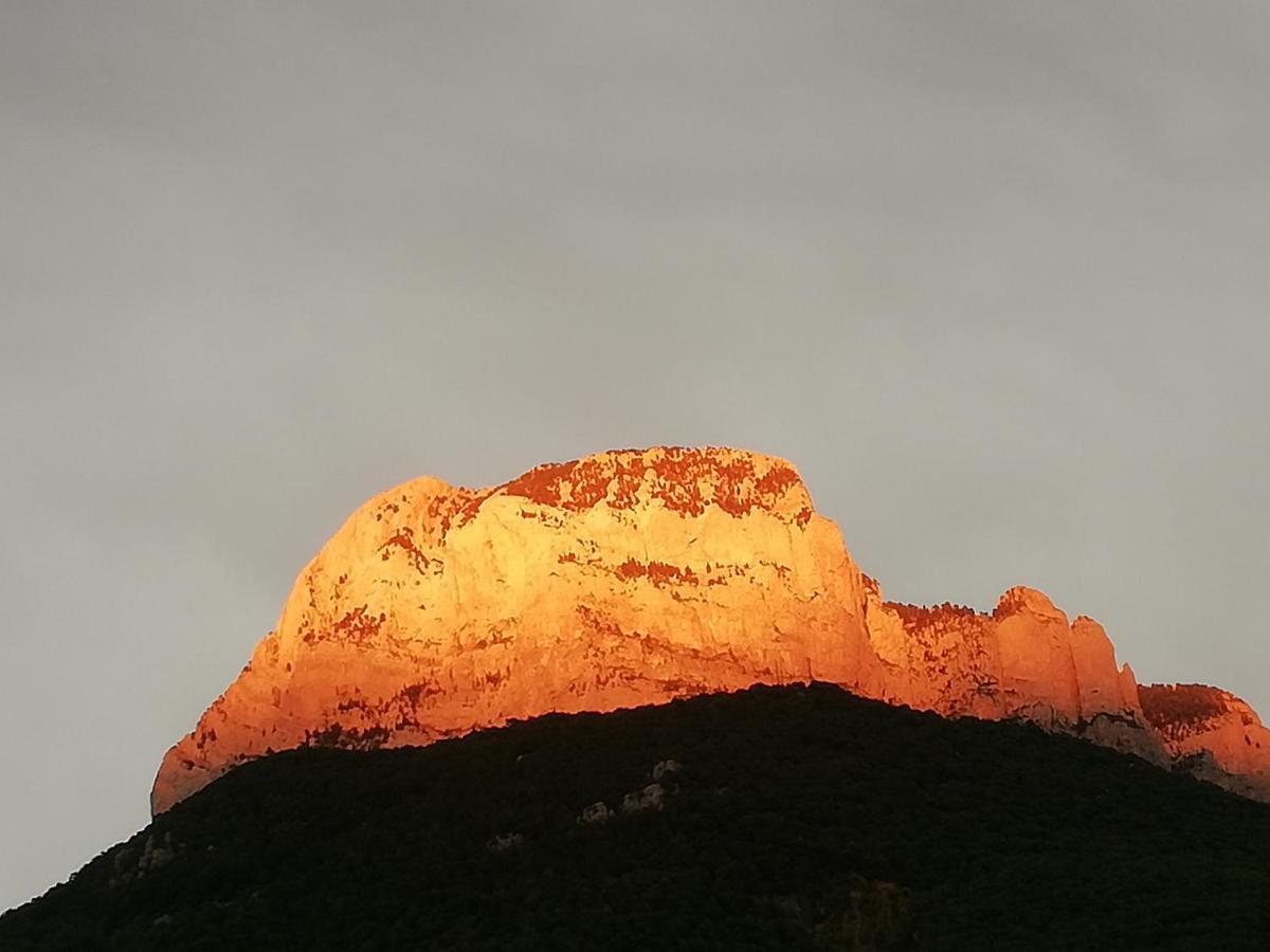 Apartamento El Fenal De Turmo Casa Rural "El Capricho De Nieves" Laspuna Bagian luar foto